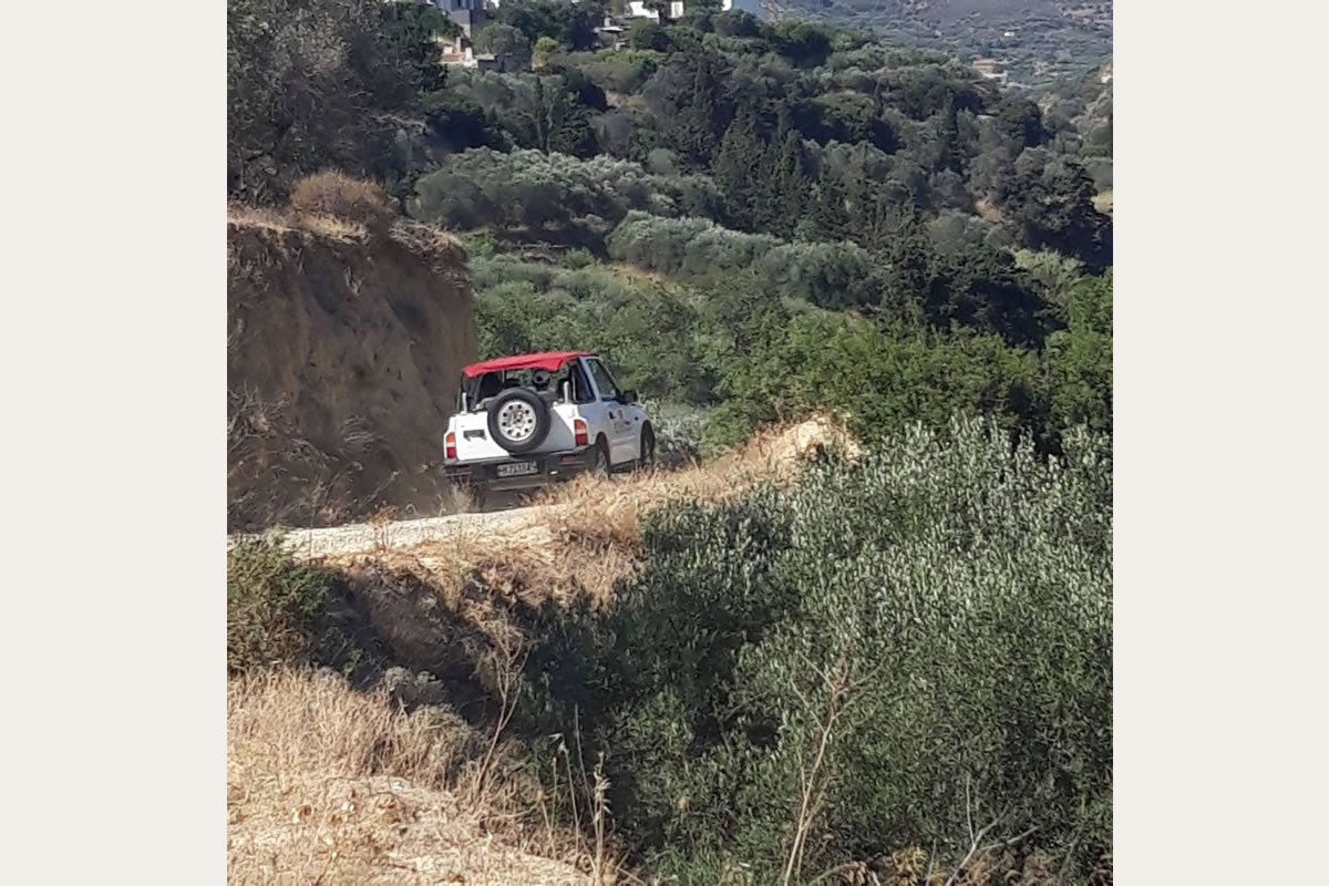 Season starting on Crete with Eye Travel Excursions jeep safari and boat trips